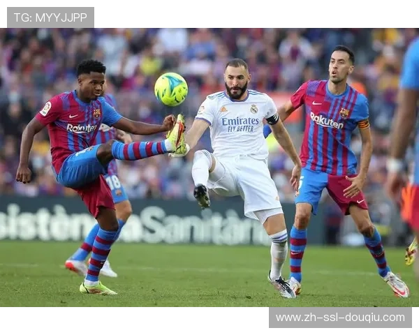 西甲保级战比争冠更激烈:多队积分紧咬,安全线抬高 西甲保级战比争冠更激烈:多队积分紧咬,安全线抬高